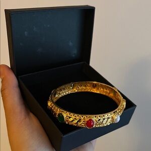 Elegant Gold Bracelet with Multicolor Gemstones